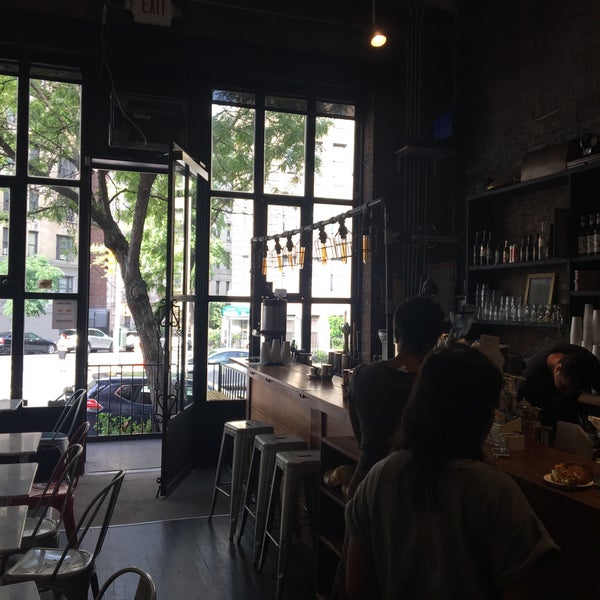 9/21/2016에 Matt D.님이 Taszo Espresso Bar에서 찍은 사진