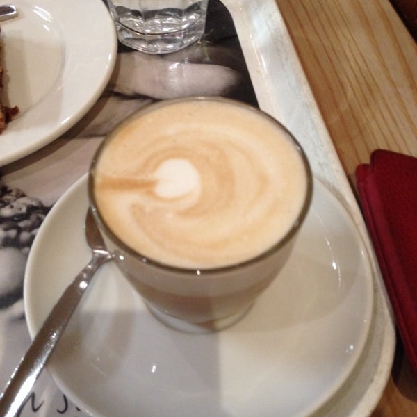 Costa Coffee Leatherhead'da Kahve Dükkanı