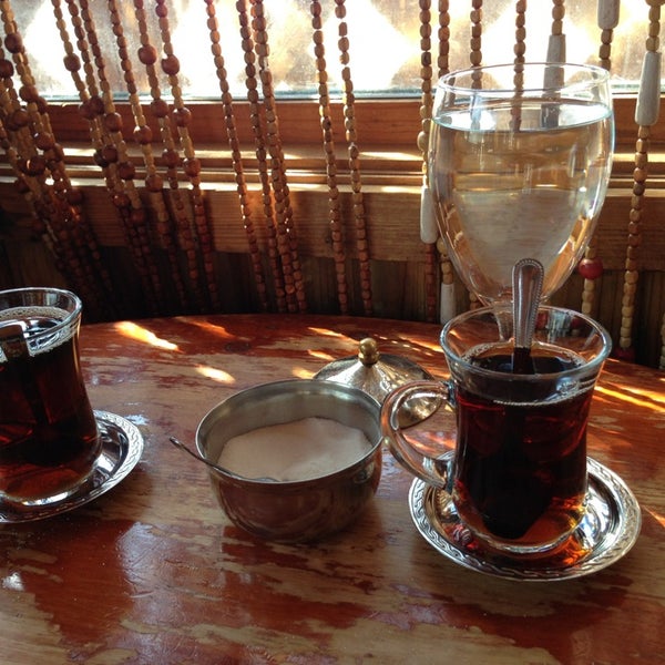 2/24/2013 tarihinde Rachaelziyaretçi tarafından Anatolia Turkish Cuisine'de çekilen fotoğraf