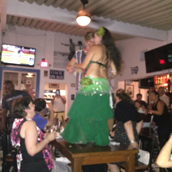 Foto scattata a Taverna Opa da mariel p. il 9/16/2015