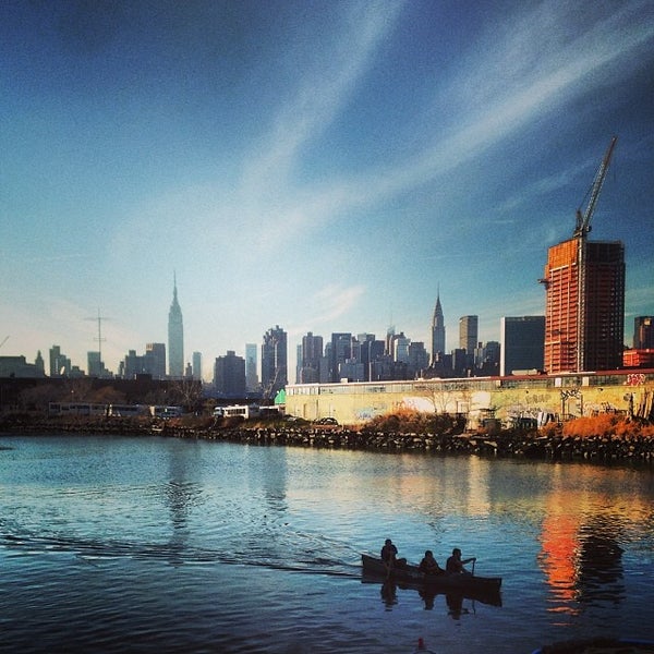 Foto tomada en North Brooklyn Boat Club  por Paul B. el 11/16/2013