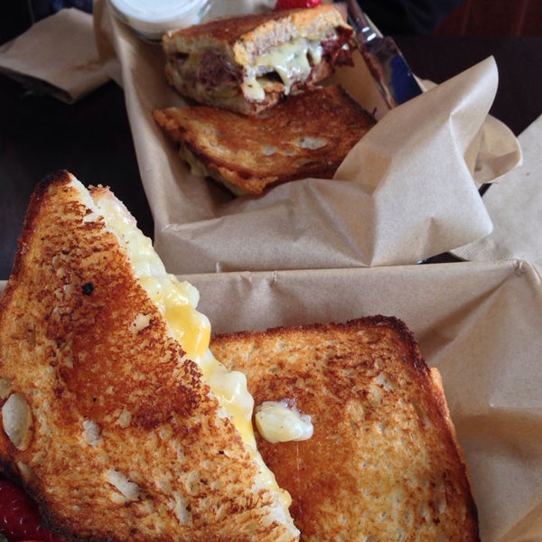 Photo taken at The American Grilled Cheese Kitchen by Rodney B. on 9/12/2013