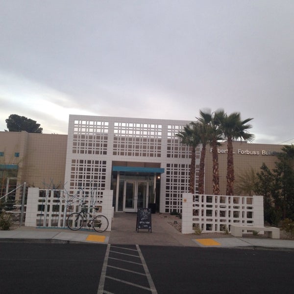 Foto tirada no(a) The Center, Serving the LGBTQ Community of Nevada por Terri M. em 1/22/2014