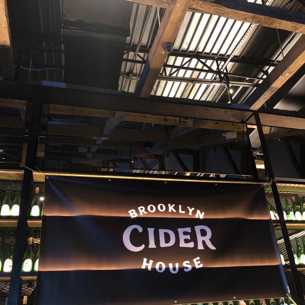 Photo taken at Brooklyn Cider House by Harlan E. on 11/11/2018