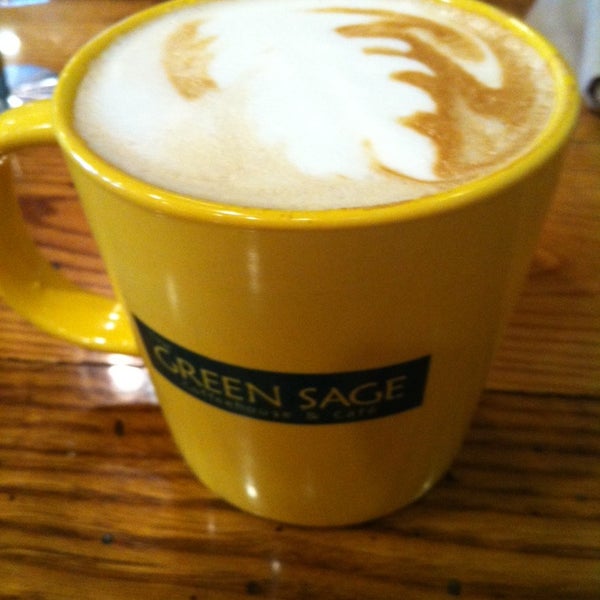 Foto tirada no(a) Green Sage Cafe por Melissa S. em 2/14/2014