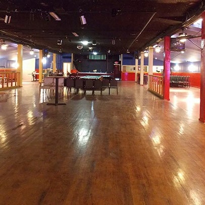 6/17/2013에 Justin G.님이 Neon Boots Dancehall &amp; Saloon에서 찍은 사진