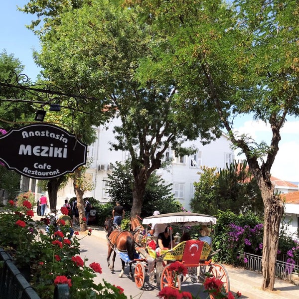 รูปภาพถ่ายที่ Anastasia Meziki Hotel โดย Çiğdem Ç. เมื่อ 7/8/2018