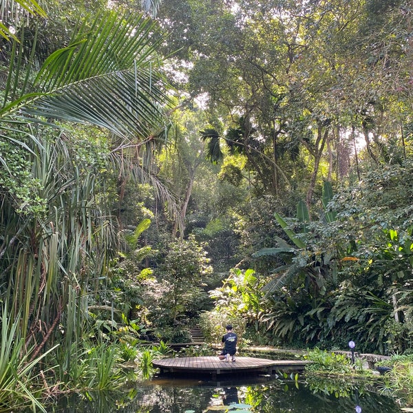 Foto diambil di Tropical Spice Garden oleh Janice T. pada 12/5/2021