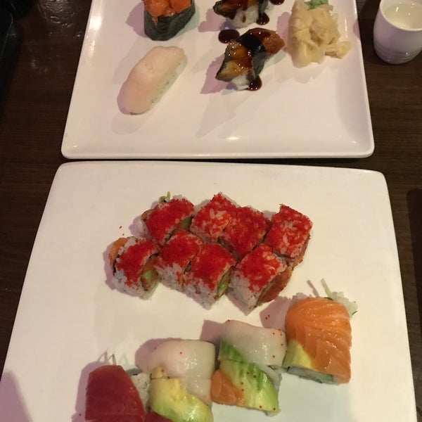 6/23/2017 tarihinde Julie H.ziyaretçi tarafından Kumo Sushi'de çekilen fotoğraf