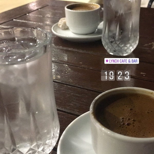 Das Foto wurde bei Lynch Cafe&amp;Bar von Egemen Ç. am 10/14/2018 aufgenommen