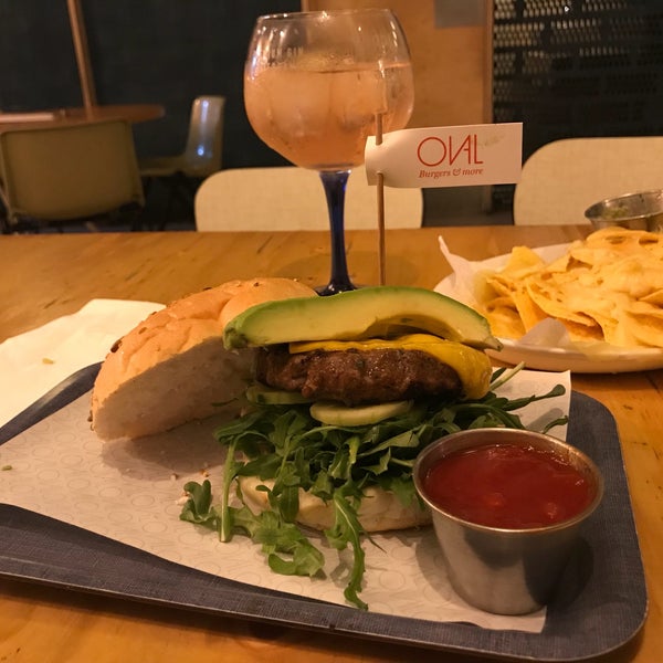 Really good burgers, create your own, order nachos and enjoy🙂 Wi-Fi password: OVALBURGER