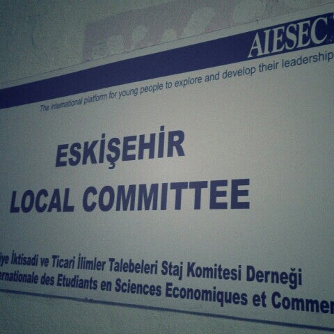 รูปภาพถ่ายที่ AIESEC Eskişehir โดย Eda Ü. เมื่อ 2/14/2013