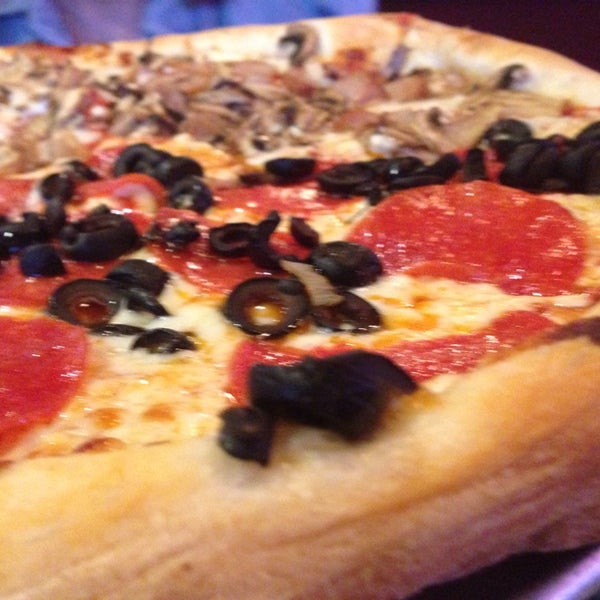 Photo taken at Frankie&#39;s Pizza &amp; Pasta by Joe P. on 3/15/2014