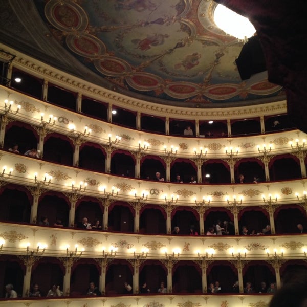 Театр россини. Театр россини. Sauto theater. Teatro rossini pontasserchio. Театр россини.