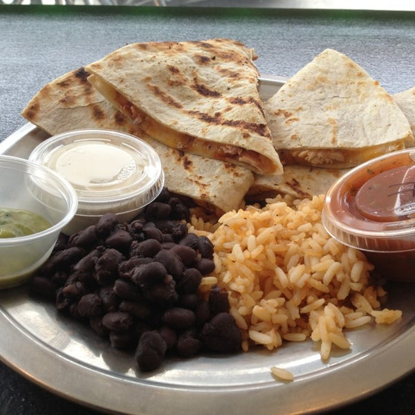 Dos Amigos Burritos 26 N Main St