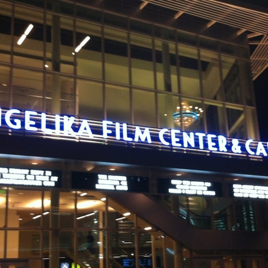 9/22/2012 tarihinde Jacqui B.ziyaretçi tarafından Angelika Film Center at Mosaic'de çekilen fotoğraf