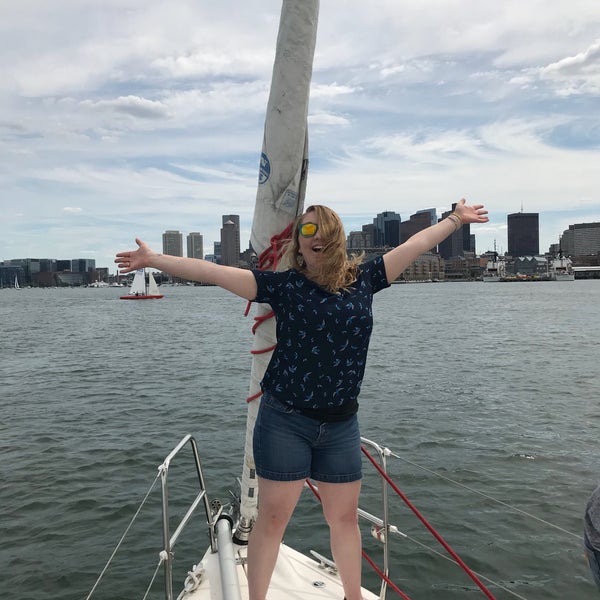 รูปภาพถ่ายที่ Boston Sailing Center โดย Courtney M. เมื่อ 6/16/2018
