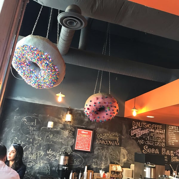 Foto diambil di Sugar Shack Donuts &amp; Coffee oleh Courtney M. pada 4/21/2019
