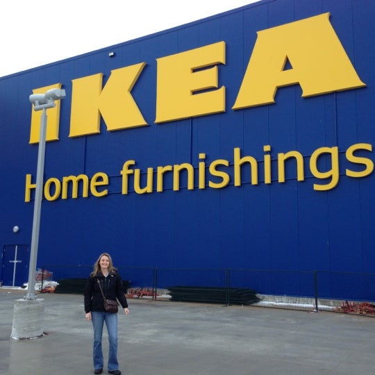 12/14/2012에 Jeff B.님이 IKEA Winnipeg에서 찍은 사진