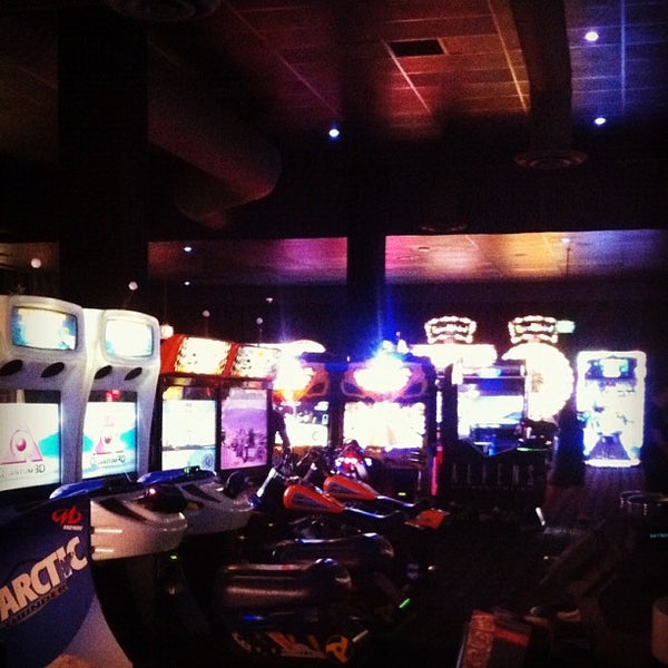 Photo taken at Dave &amp; Buster&#39;s by Justin H. on 9/24/2012