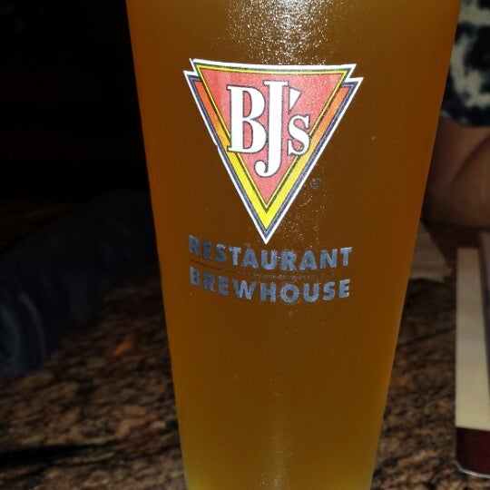 Photo taken at BJ&#39;s Restaurant &amp; Brewhouse by Fredo C. on 8/28/2013