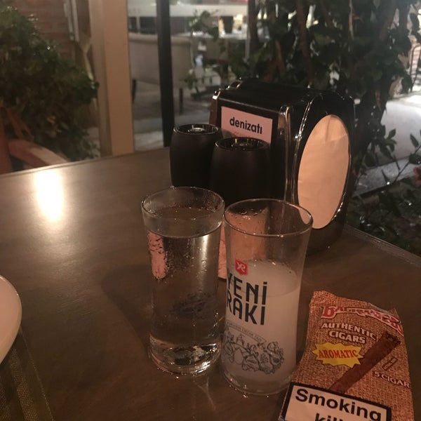 Foto tomada en Denizatı Restaurant &amp; Bar  por Gamze S. el 11/9/2018