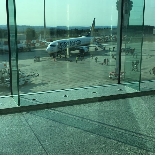 8/19/2018 tarihinde Kali M.ziyaretçi tarafından Aeropuerto de Santiago de Compostela'de çekilen fotoğraf