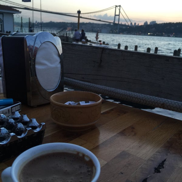 Das Foto wurde bei Çeşmîdil Cafe &amp; Restaurant von Merve D. am 5/22/2015 aufgenommen