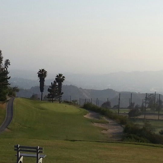 Das Foto wurde bei Scholl Canyon Golf Course von Sean C. am 6/8/2013 aufgenommen