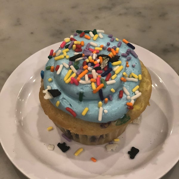 Photo taken at Molly&#39;s Cupcakes by Ozge H. on 11/2/2018