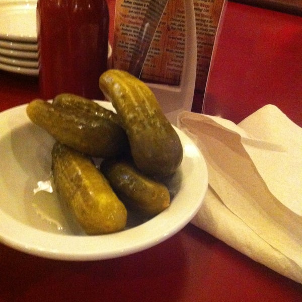 Foto tirada no(a) Pickles Grill &amp; Bar por Kev L. em 1/20/2013