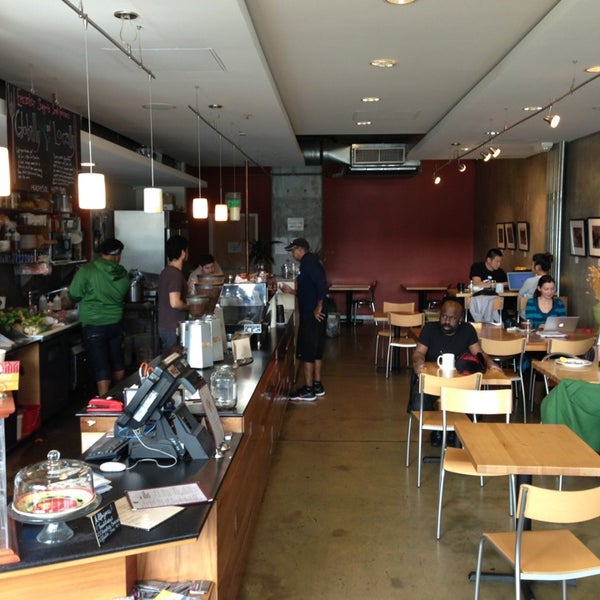 3/2/2013 tarihinde Robert R.ziyaretçi tarafından Epicenter Cafe'de çekilen fotoğraf