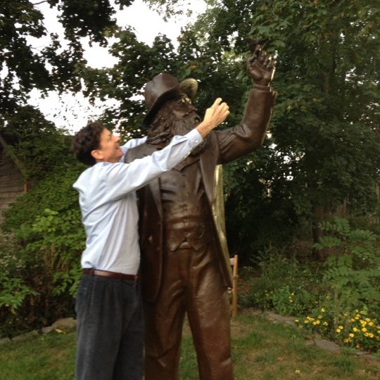 Foto scattata a Walt Whitman Birthplace da Brendan il 10/6/2012