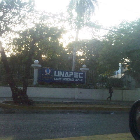 Foto tirada no(a) Universidad APEC (UNAPEC) por Andy G. em 4/11/2013