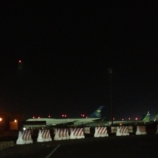 Das Foto wurde bei King Abdulaziz International Airport (JED) von Osama A. am 5/6/2013 aufgenommen