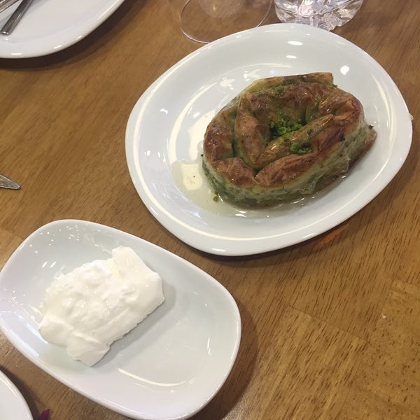 Foto tomada en Ovalı Konya Mutfağı  por Ecem A. el 1/13/2016