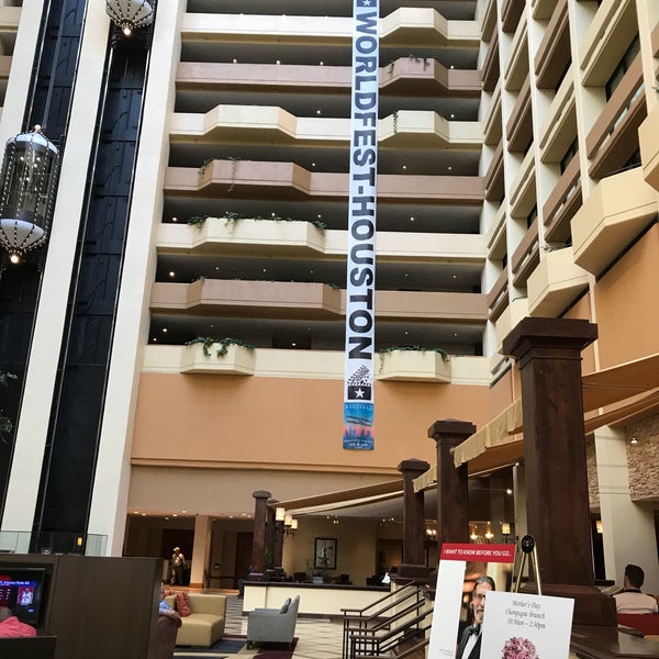 รูปภาพถ่ายที่ Houston Marriott Westchase โดย Dina เมื่อ 4/20/2017