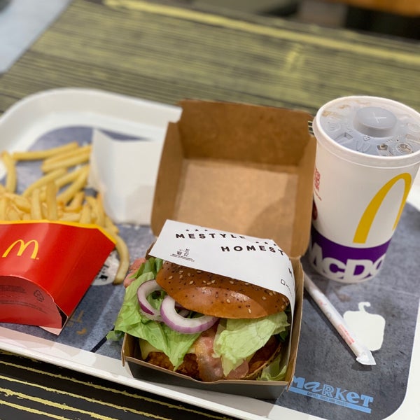 Photo taken at McDonald&#39;s by Tony v. on 8/25/2019