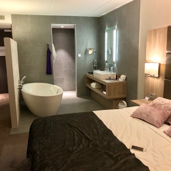 Van Der Valk Hotel - Hotel Princeville - Princenhage - 43 tips from ...