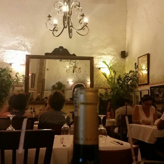 Foto tirada no(a) Donde Olano Restaurante por William O. em 12/6/2015