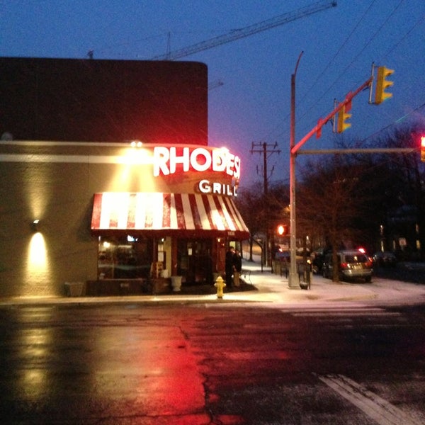รูปภาพถ่ายที่ Rhodeside Grill โดย Jacob H. เมื่อ 2/2/2013