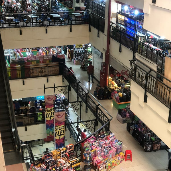 รูปภาพถ่ายที่ Pasar Baru Trade Center โดย Raja Afandi F. เมื่อ 2/6/2019