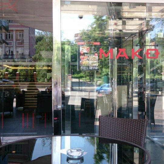 Foto tomada en MAKO business cafe  por Dmitry el 5/19/2013