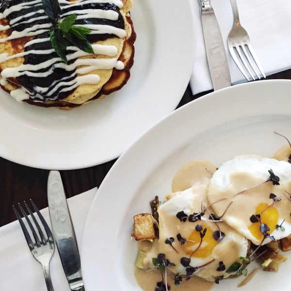 lemon ricotta pancakes and the pork belly and artichoke hash for brunch are delicious!