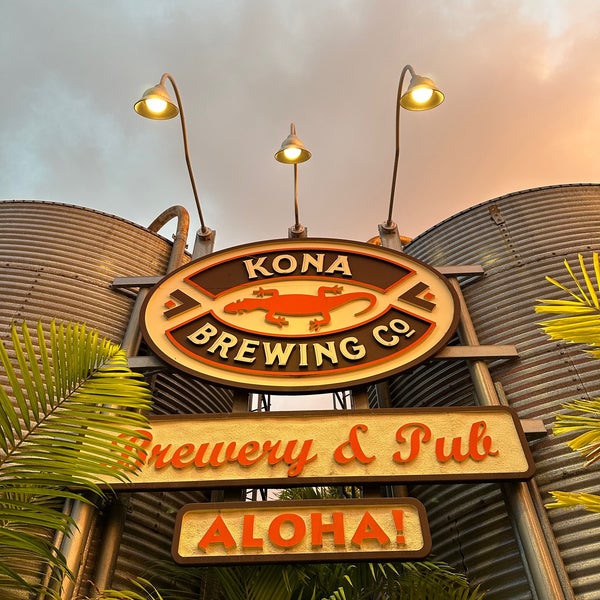 Photo taken at Kona Brewing Co. &amp; Brewpub by James Z. on 8/30/2023