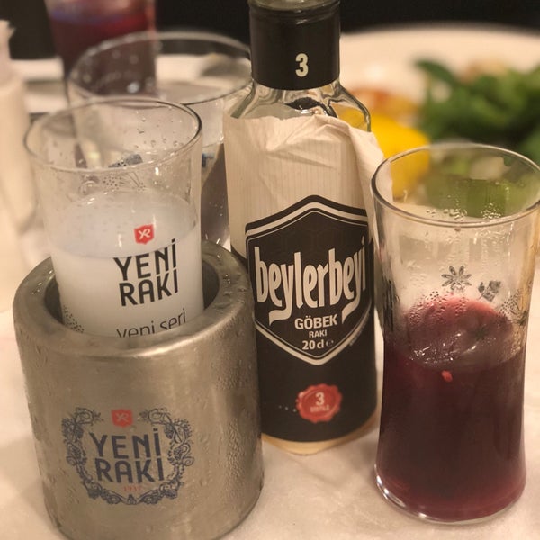 Photo taken at Gold Yengeç Restaurant by SERHAN BAHTİYAR.. on 10/27/2017