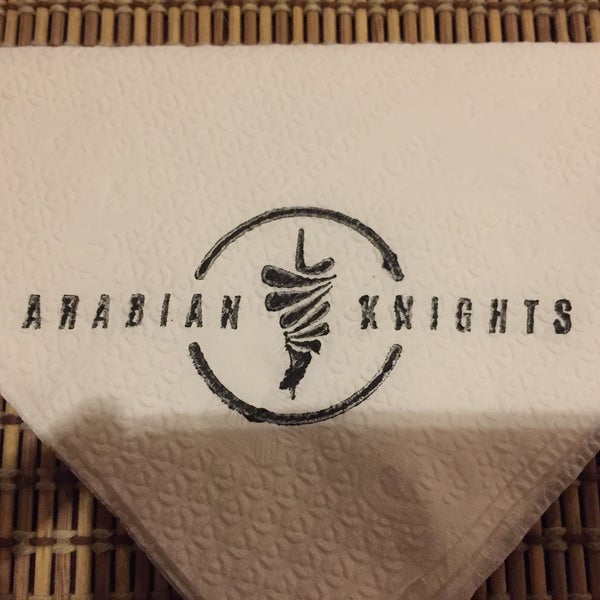 รูปภาพถ่ายที่ Arabian Knights โดย Chabeyli B. เมื่อ 12/15/2015
