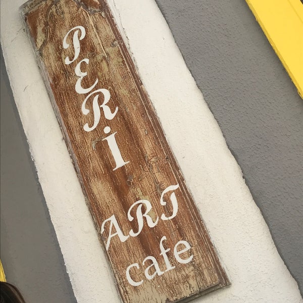 รูปภาพถ่ายที่ Peri Art Cafe โดย Cansel G. เมื่อ 6/15/2018