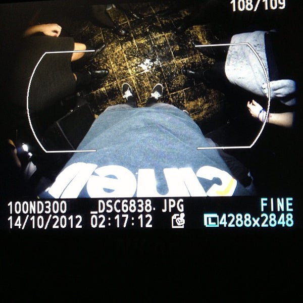 รูปภาพถ่ายที่ Astoria โดย AlexHen เมื่อ 10/14/2012