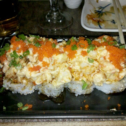 Foto tomada en Shogun Japanese Restaurant &amp; Sushi Bar  por James R. el 3/4/2013